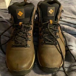 Columbia hiking boots